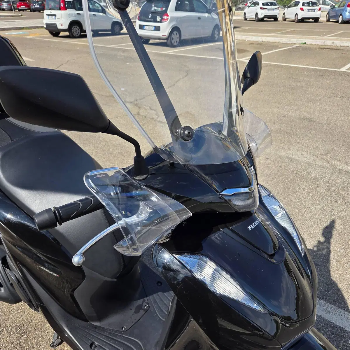 Honda SH 150i (2024 - 25) (8)