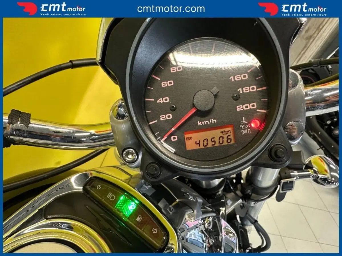 Suzuki Intruder 800 M (2005 - 08) (5)