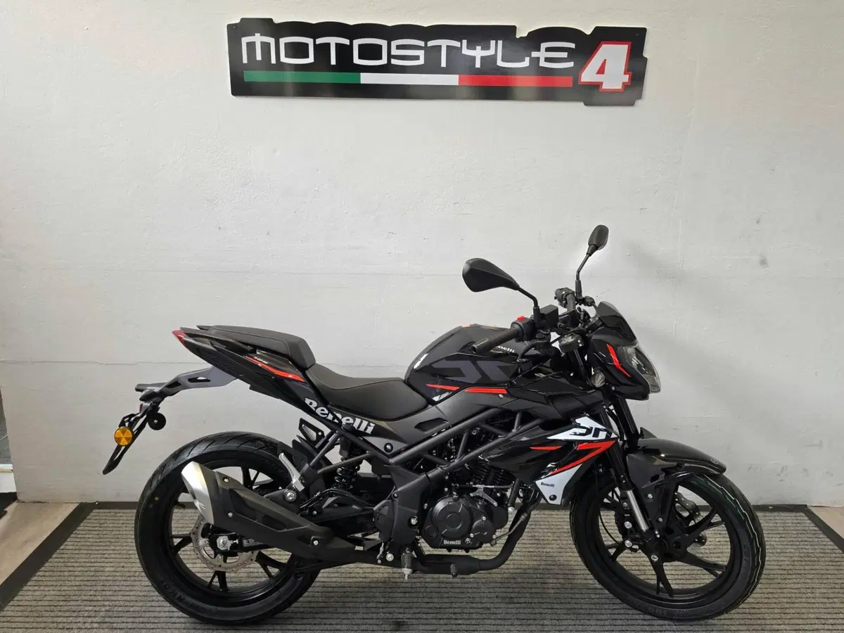 Benelli BN 125 (2021 - 25) (2)