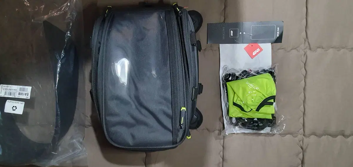 Borsa serbatoio magnetica Givi EA130B (3)