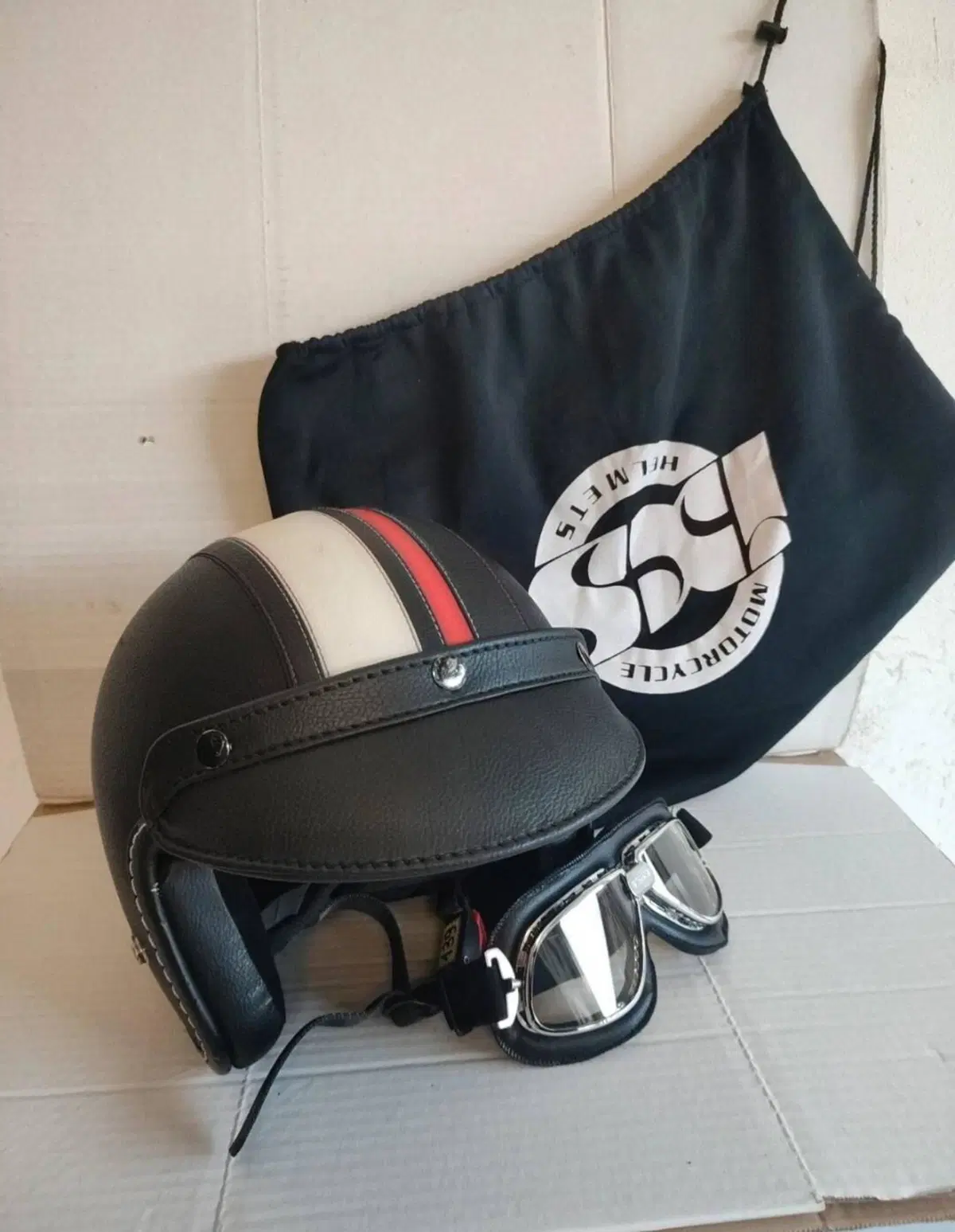 Casco in pelle Ixs