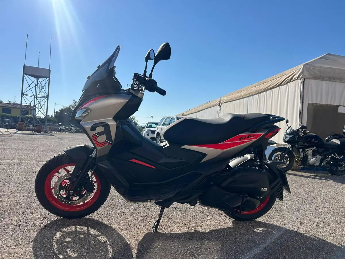 Aprilia SR GT 200 Sport (2025 - 26) (4)
