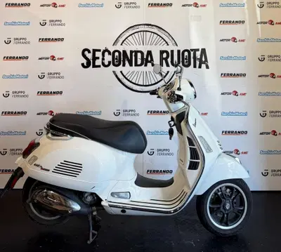 Vespa GTS 300 Super (2023 - 24) usata