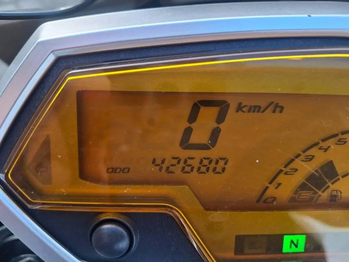 Kawasaki Z 1000 (2010 - 13) (9)