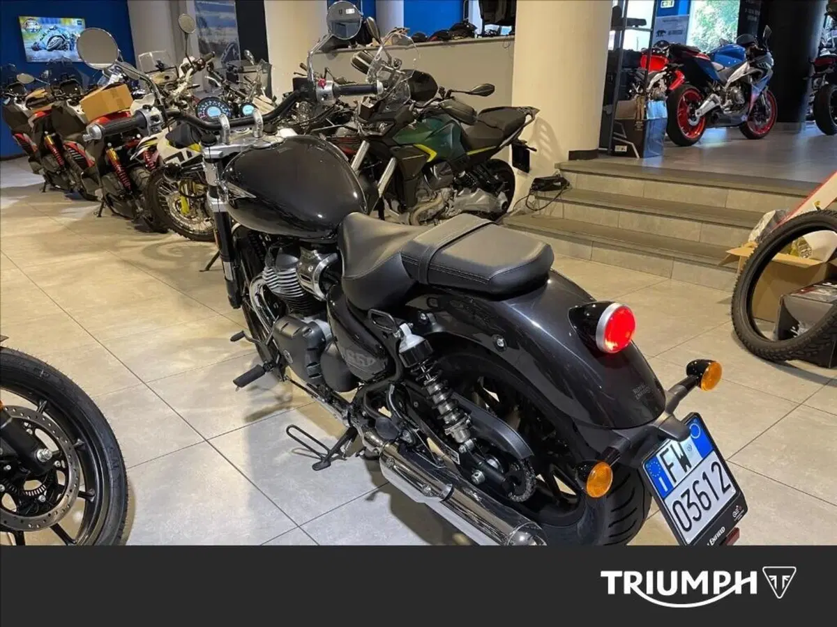 Royal Enfield Super Meteor 650 (2023 - 26) (2)