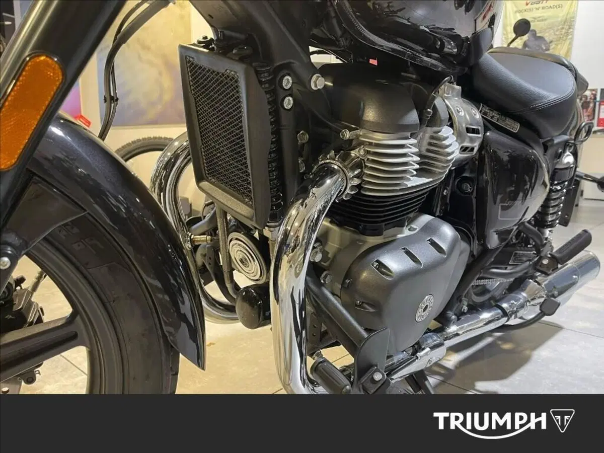 Royal Enfield Super Meteor 650 (2023 - 26) (6)