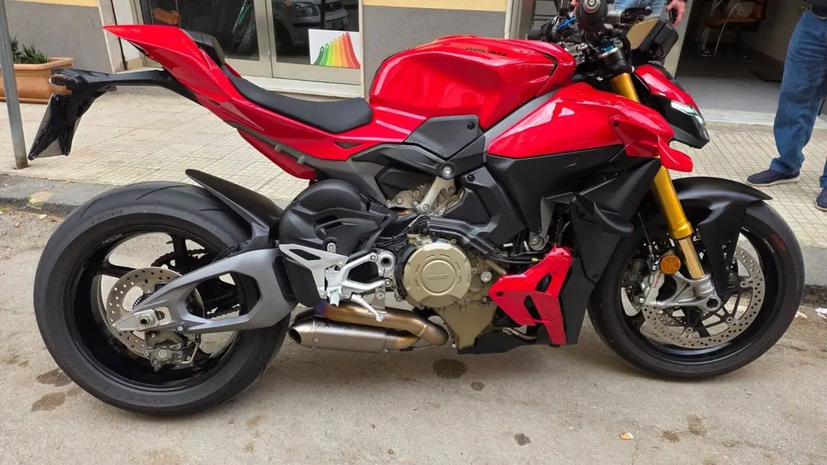 Ducati Streetfighter V4 S (2025 - 26) (2)