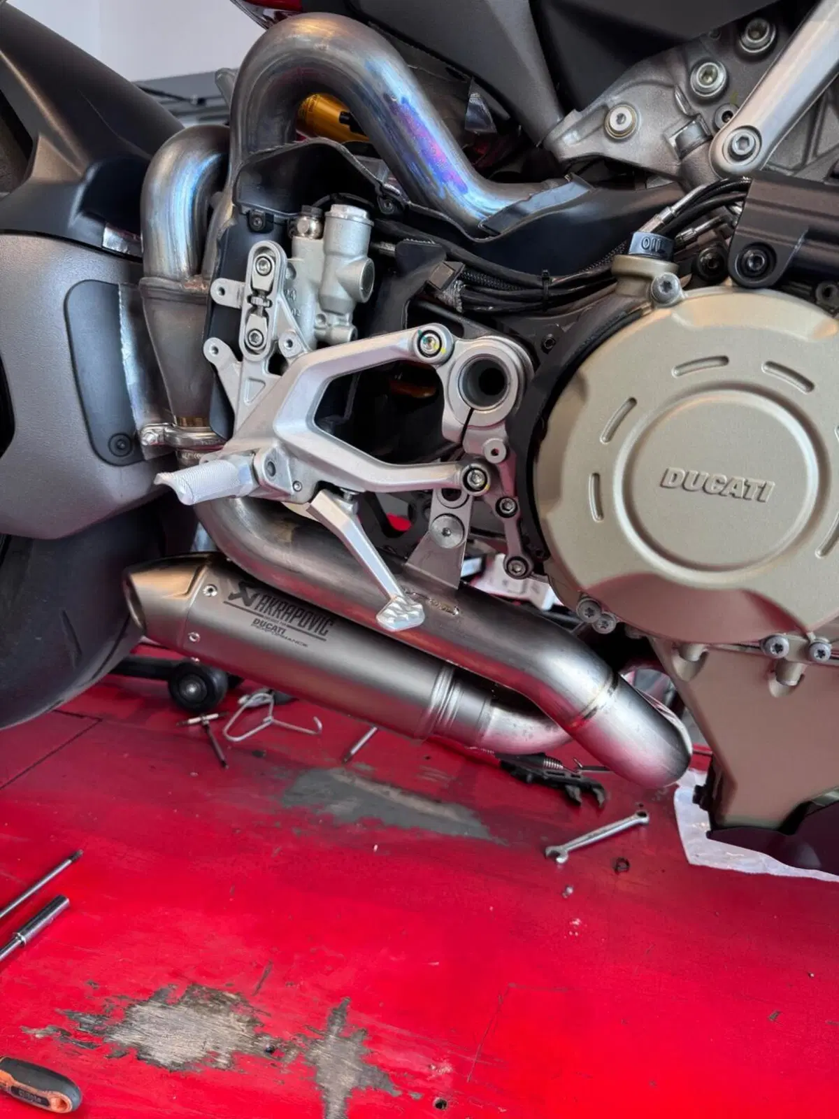 Ducati Streetfighter V4 S (2025 - 26) (3)