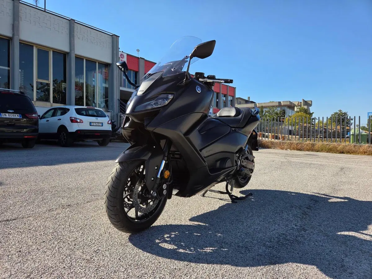 Yamaha T-Max 560 (2022 - 24) (3)