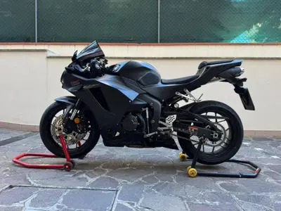 Honda CBR 600 RR (2024 - 26) usata