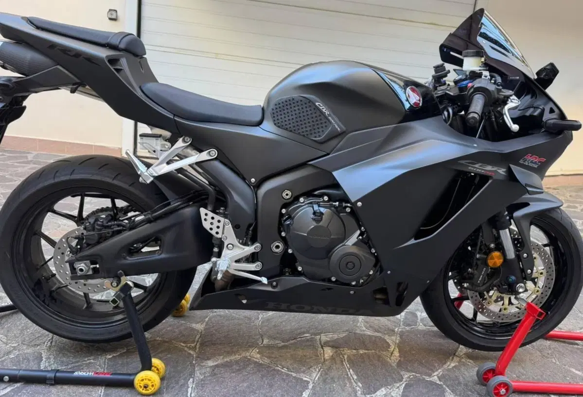 Honda CBR 600 RR (2024 - 26) (4)