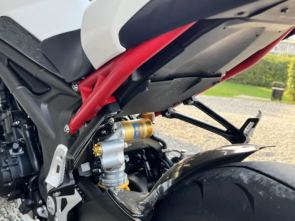 Triumph Speed Triple 1050 R ABS (2016 - 17) (7)