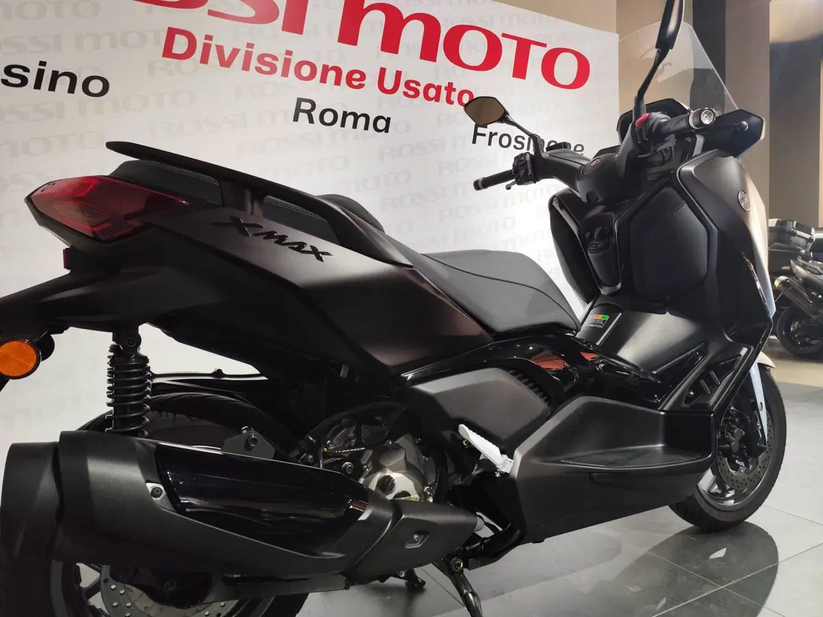 Yamaha X-Max 300 Tech Max (2025 - 26) (2)