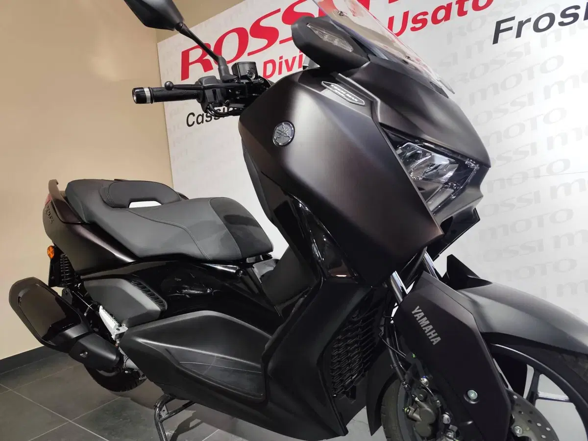 Yamaha X-Max 300 Tech Max (2025 - 26) (3)