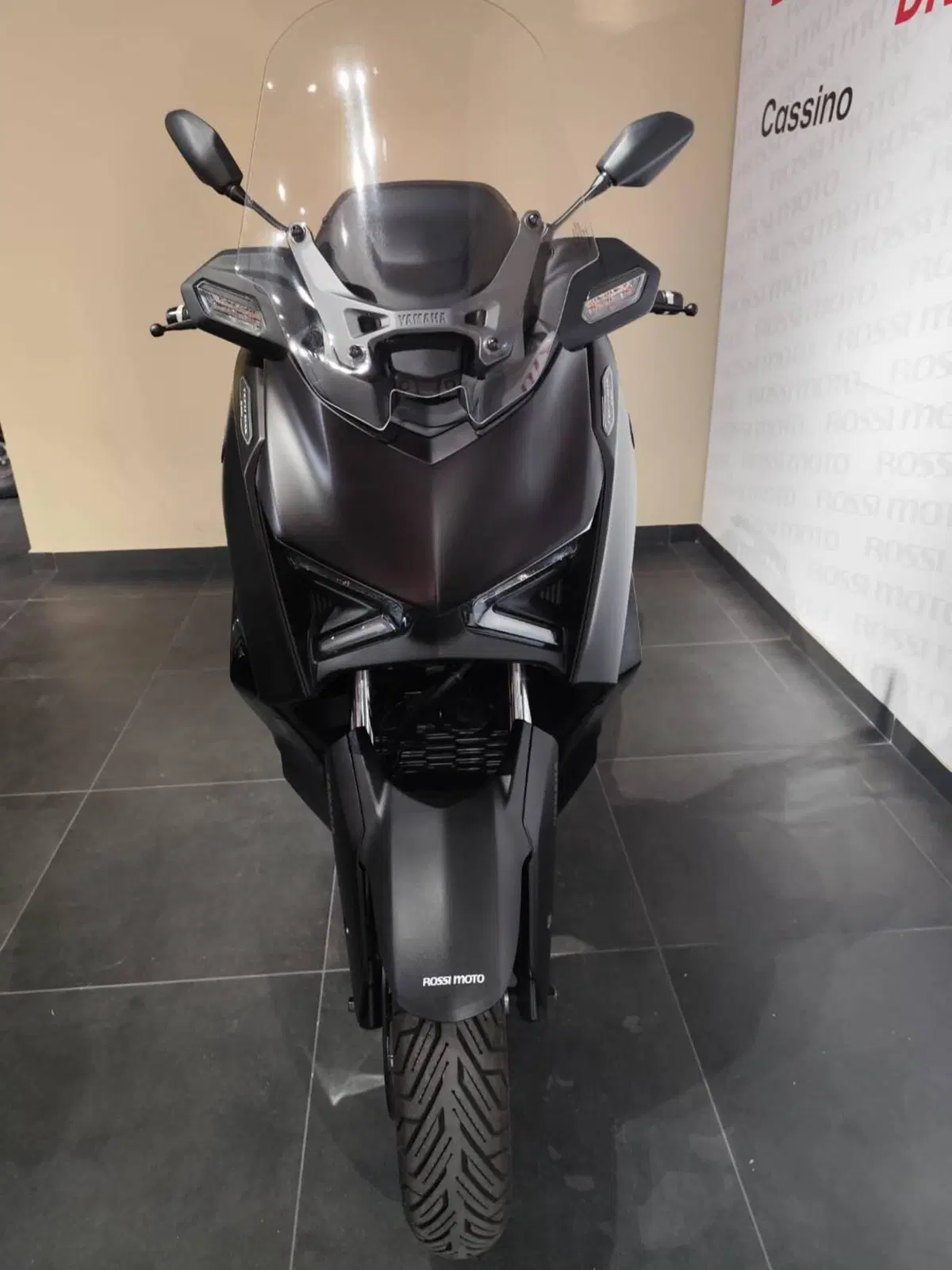 Yamaha X-Max 300 Tech Max (2025 - 26) (4)