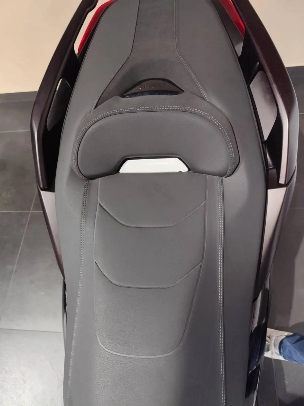 Yamaha X-Max 300 Tech Max (2025 - 26) (8)