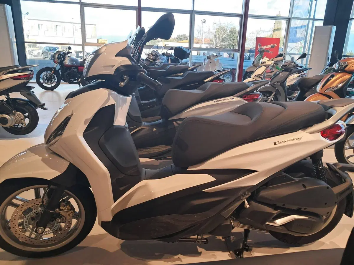 Piaggio Beverly 310 (2025 - 26) (3)