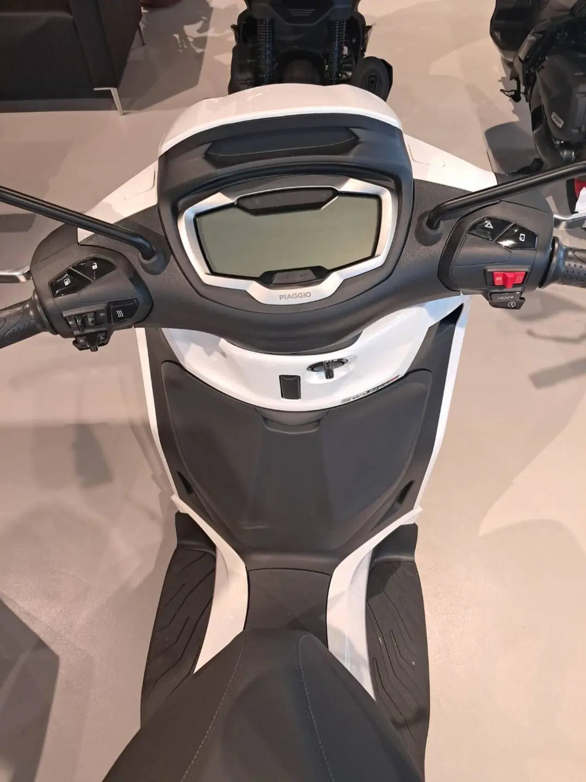 Piaggio Beverly 310 (2025 - 26) (6)