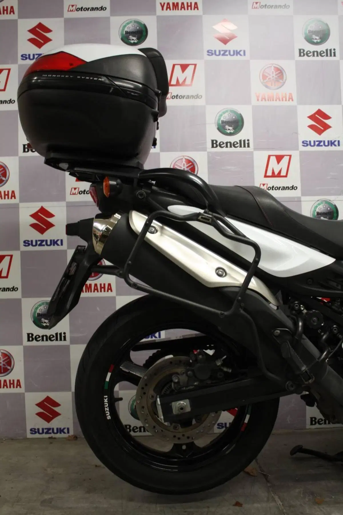 Suzuki V-Strom 650 ABS (2011 - 17) (3)