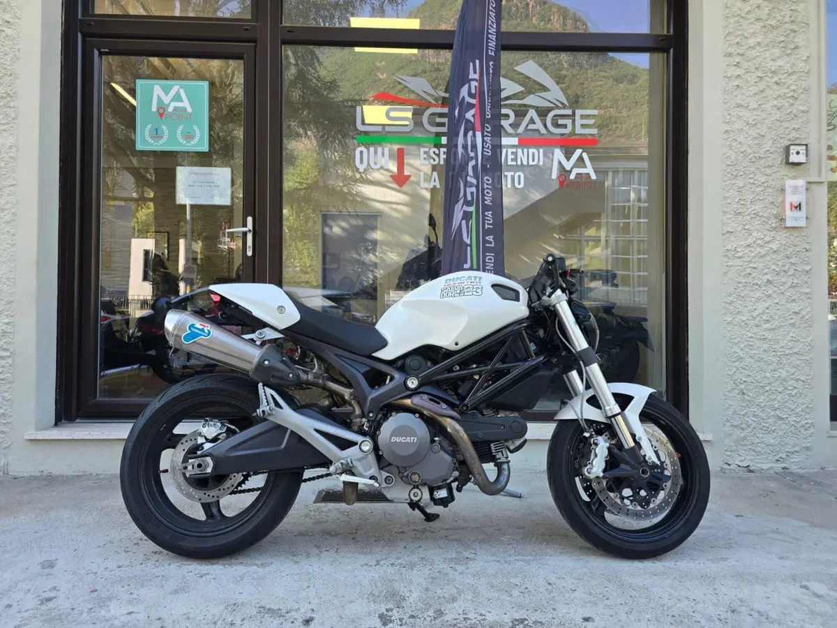 Ducati Monster 696 (2008 - 13) (2)