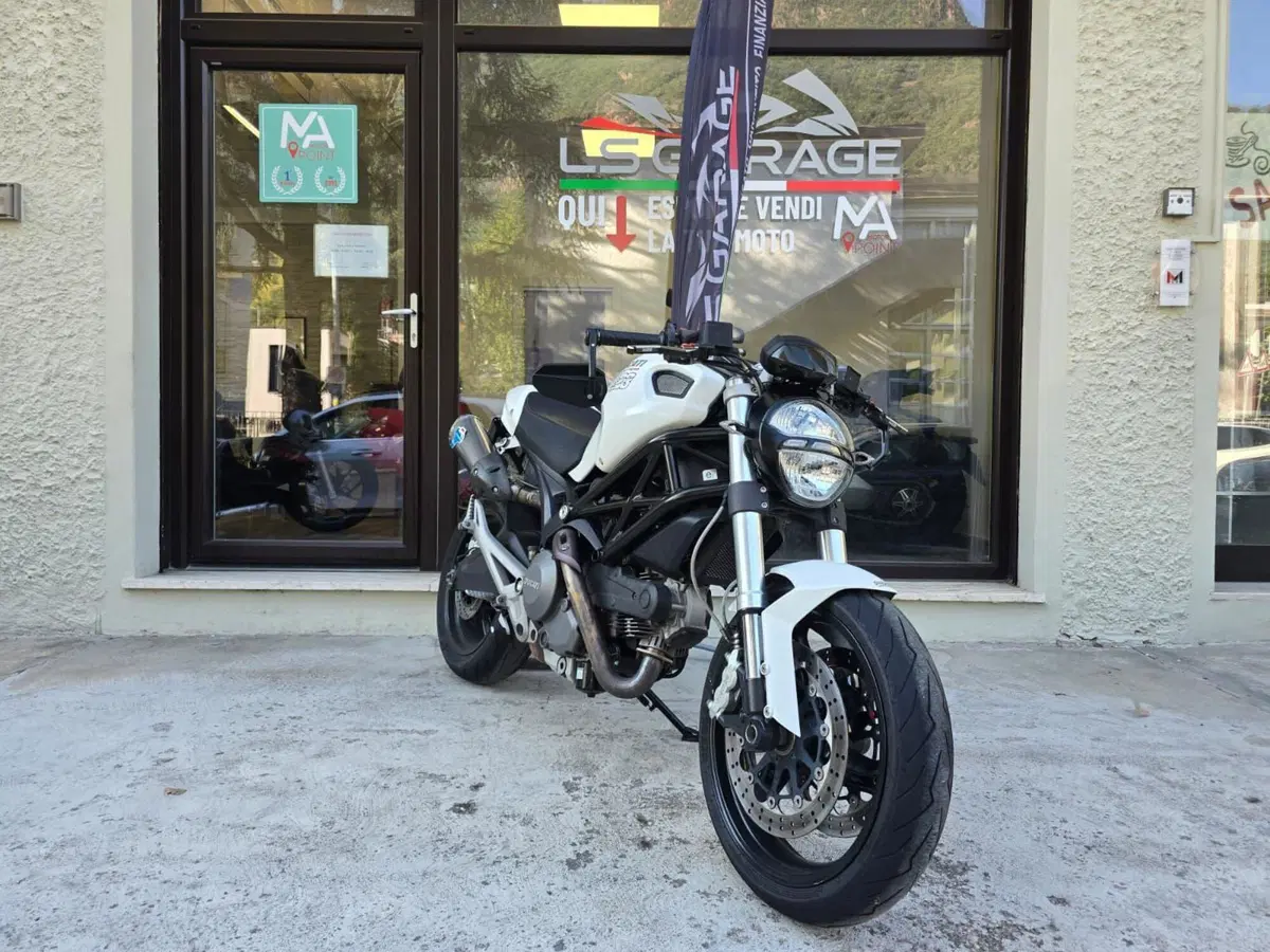 Ducati Monster 696 (2008 - 13) (3)