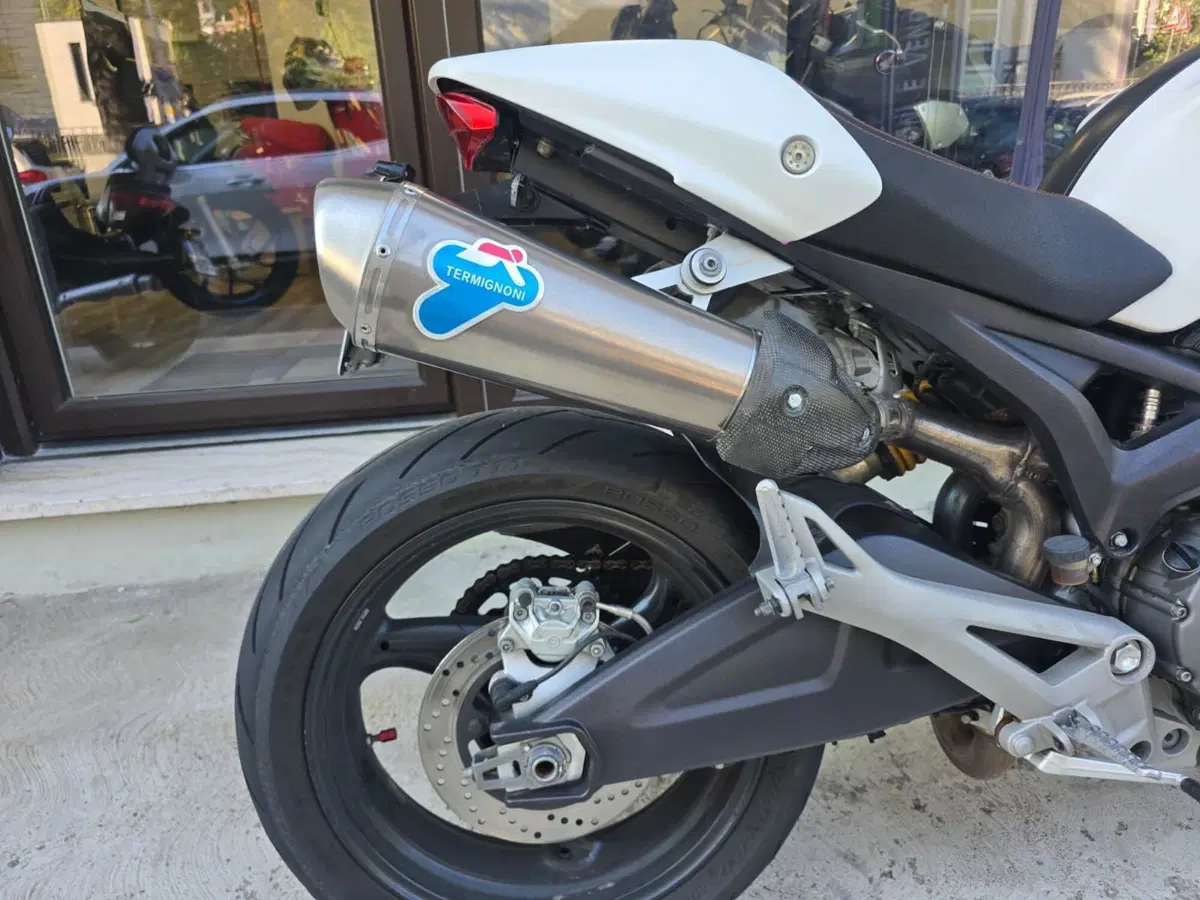Ducati Monster 696 (2008 - 13) (12)