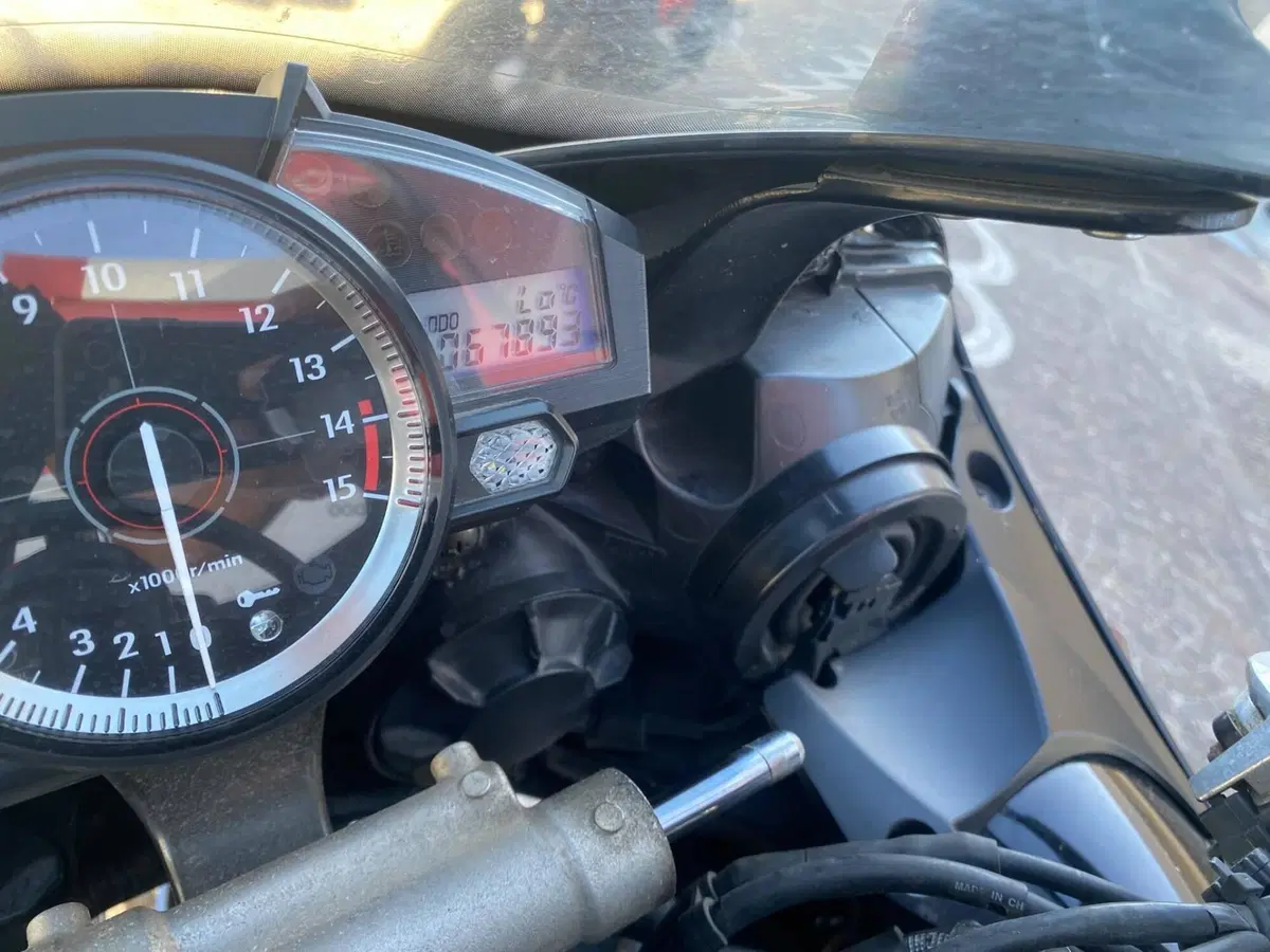 Yamaha YZF R1 (2007 - 08) (3)