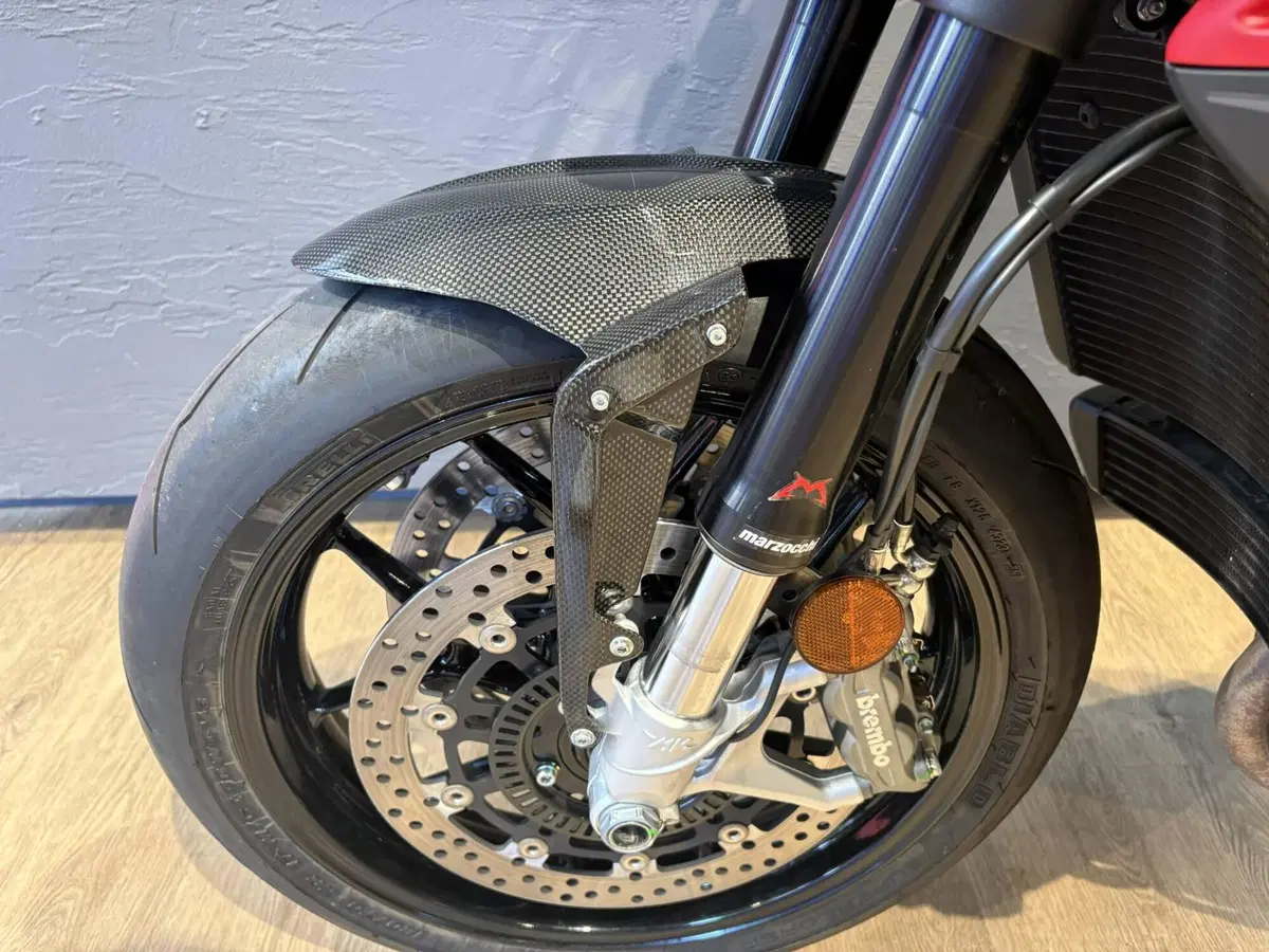 MV Agusta Dragster 800 R (2023 - 25) (6)