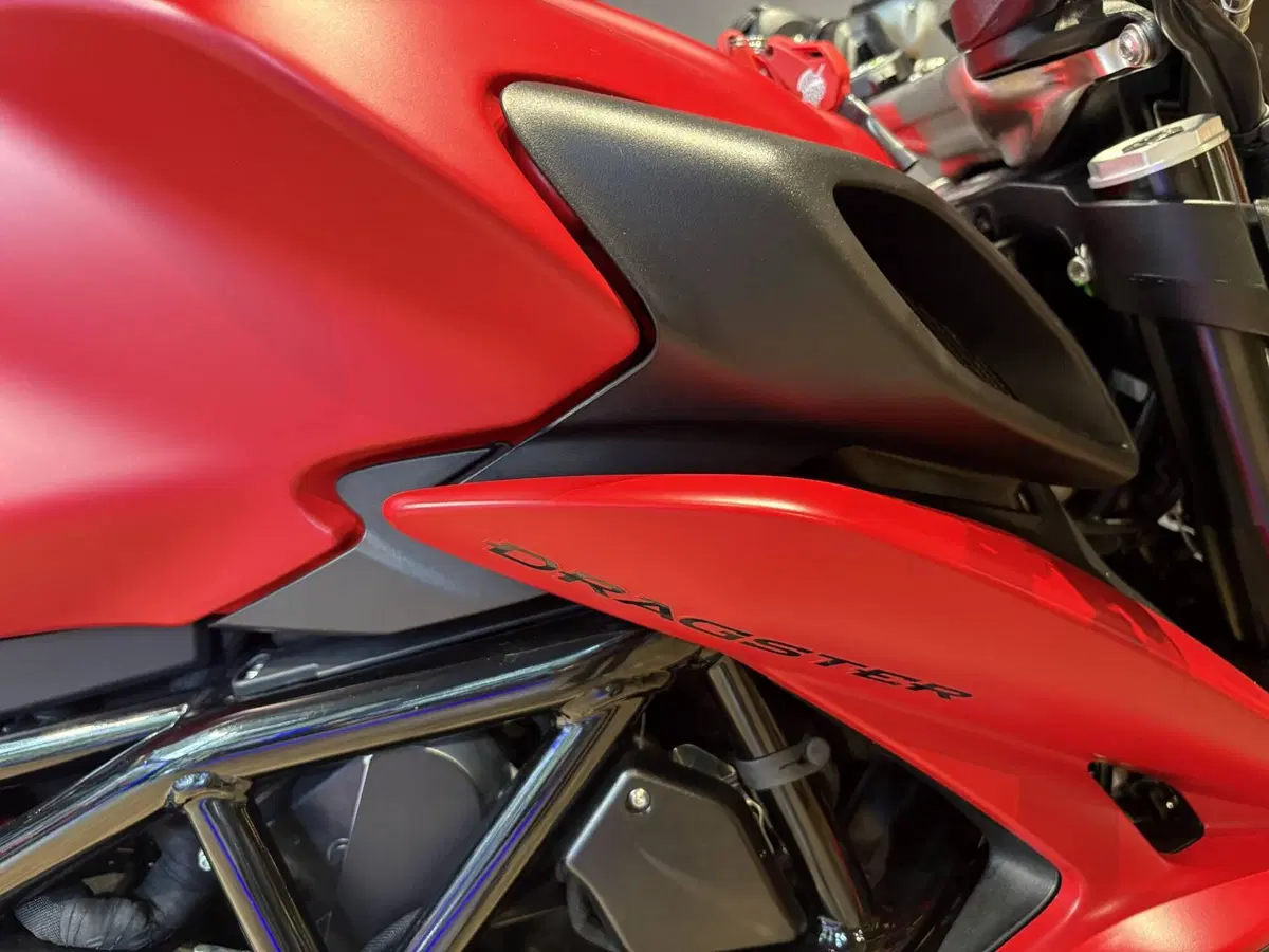 MV Agusta Dragster 800 R (2023 - 25) (5)