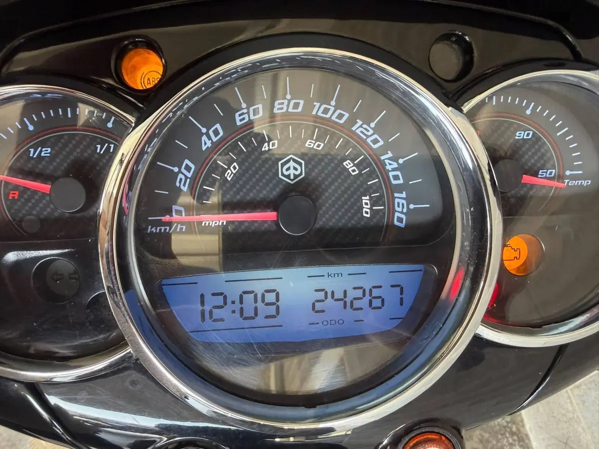 Piaggio Beverly 350 ABS (2016 - 20) (2)