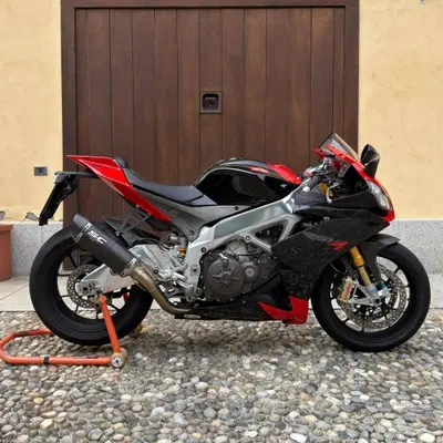 Aprilia RSV4 Factory (2009 - 12) usata
