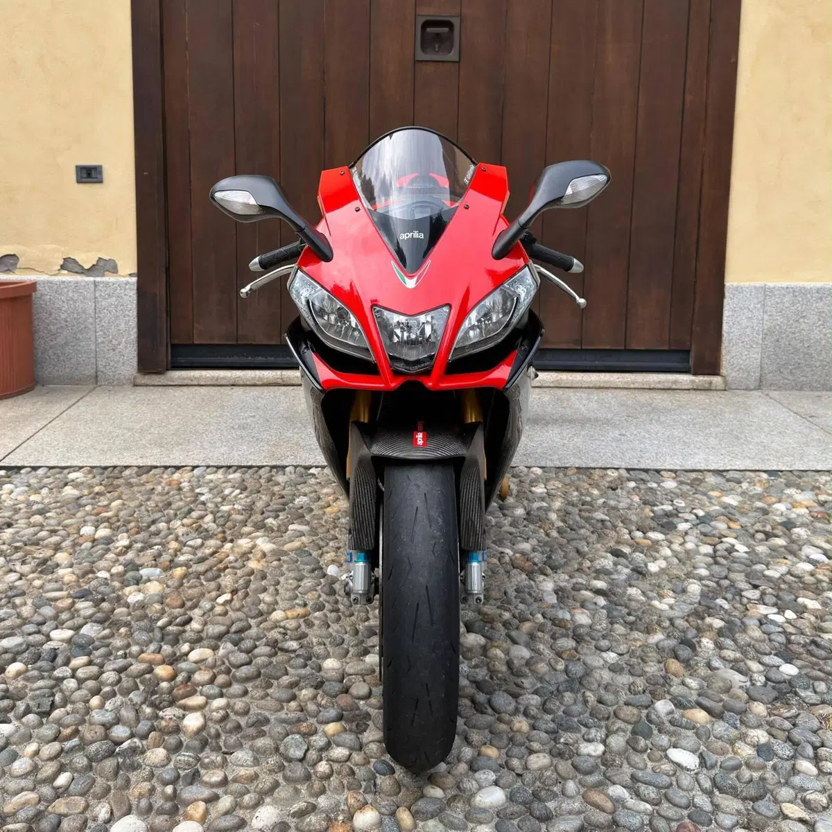 Aprilia RSV4 Factory (2009 - 12) (5)