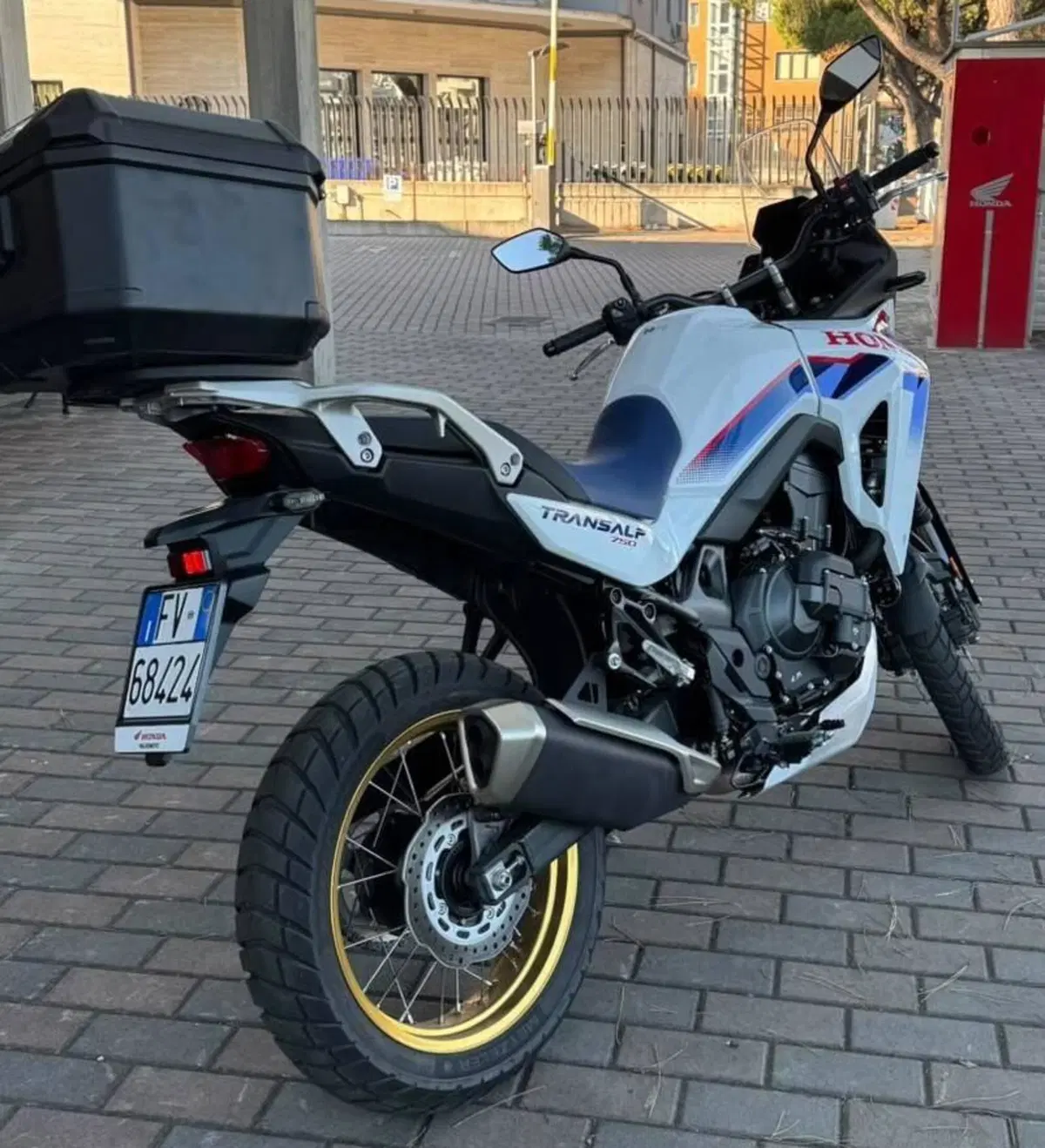 Honda Transalp XL750 (2026) (3)
