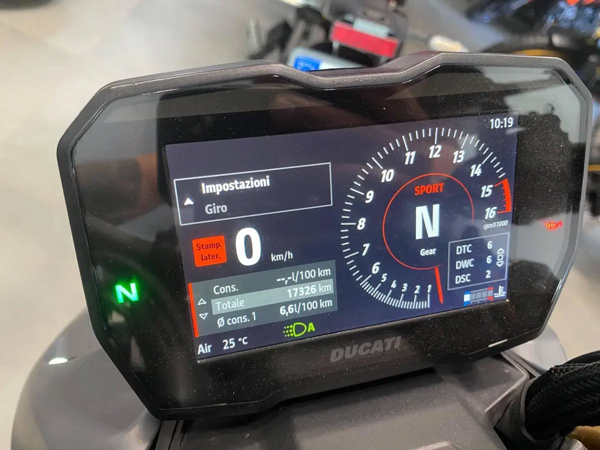 Ducati Streetfighter V4 S (2023 - 24) (3)