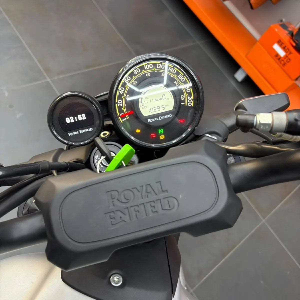Royal Enfield Guerrilla 450 (2024 - 26) (6)