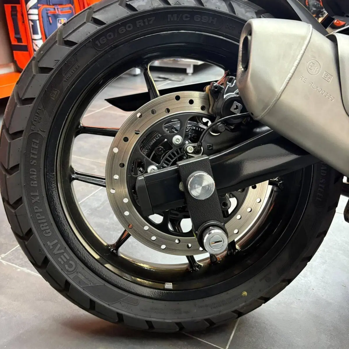 Royal Enfield Guerrilla 450 (2024 - 26) (8)
