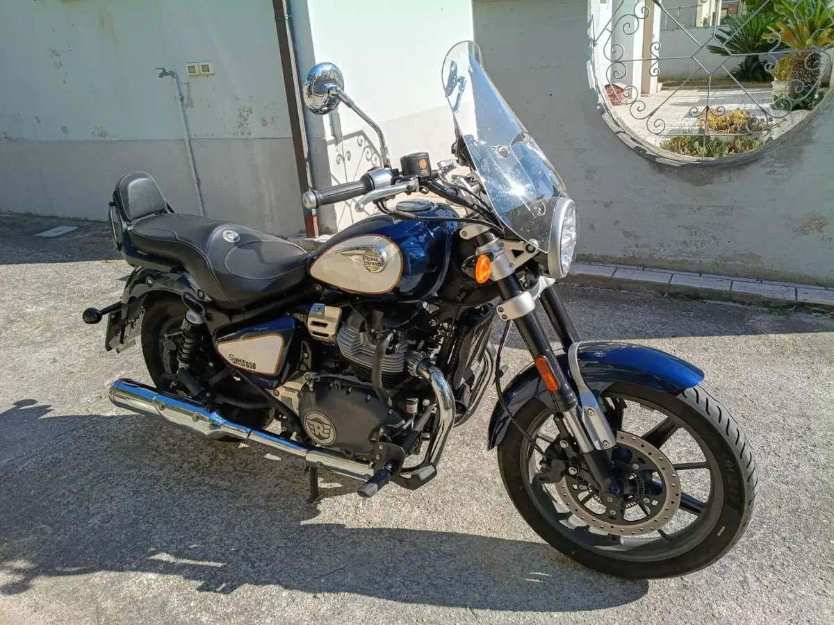 Royal Enfield Super Meteor 650 (2023 - 26) (3)