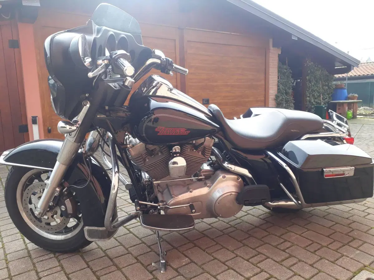 Harley-Davidson 1584 Electra Glide Standard (2007) - FLHT (4)