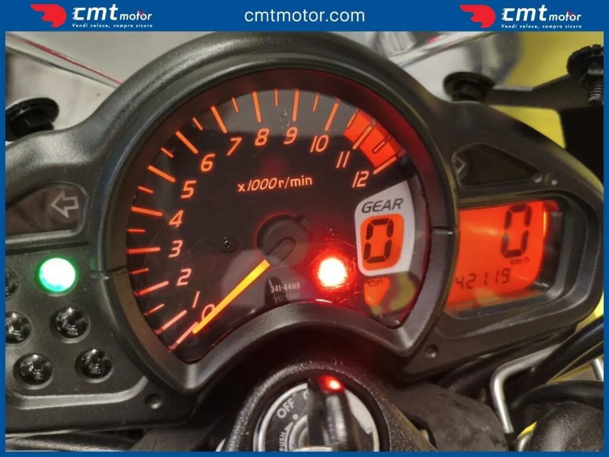 Suzuki Gladius 650 SFV (2009 - 15) (10)