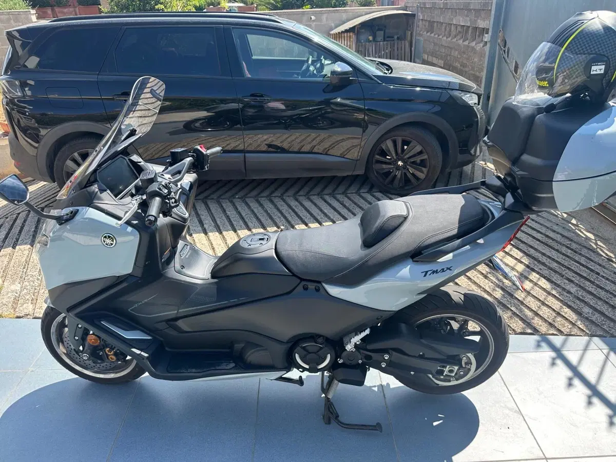 Yamaha T-Max 560 Tech Max (2025 - 26) (3)