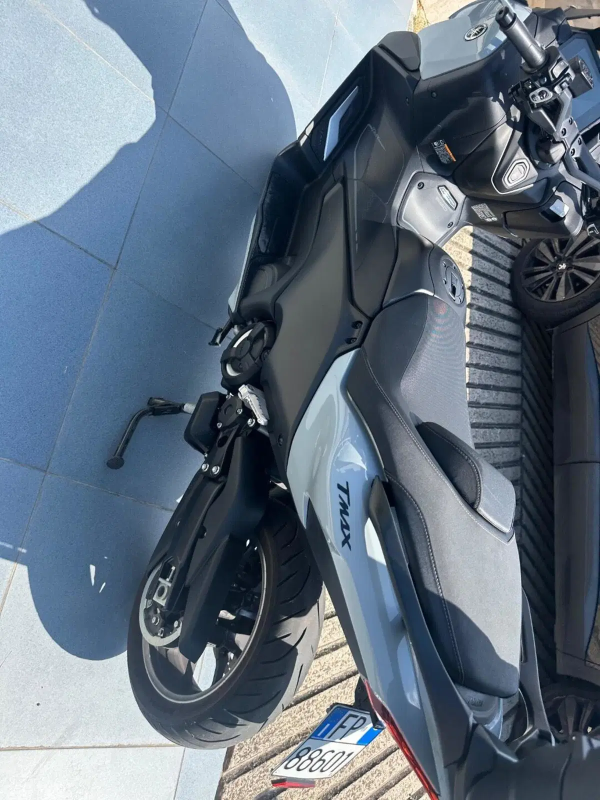 Yamaha T-Max 560 Tech Max (2025 - 26) (4)