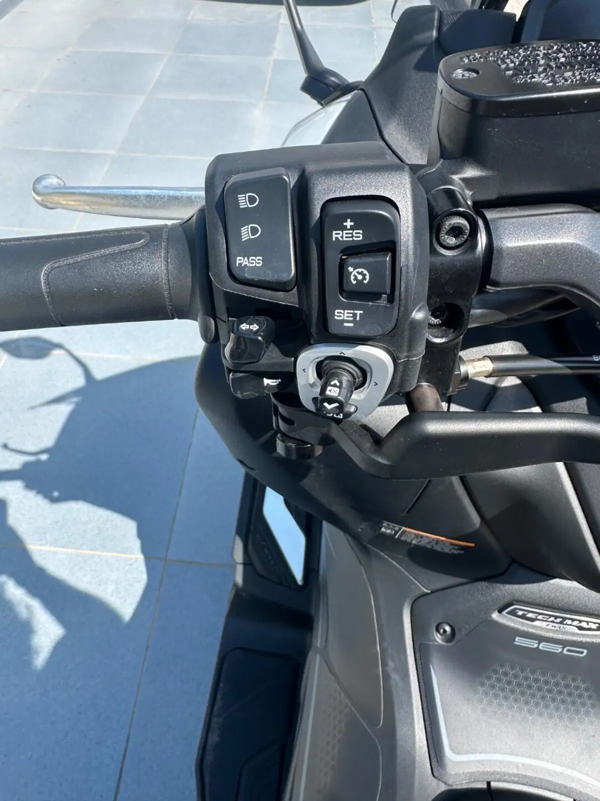 Yamaha T-Max 560 Tech Max (2025 - 26) (5)