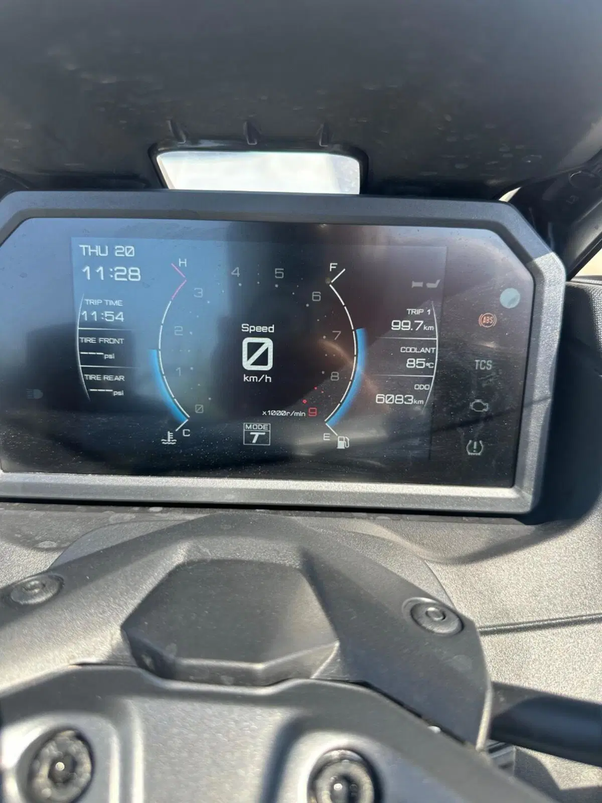 Yamaha T-Max 560 Tech Max (2025 - 26) (6)