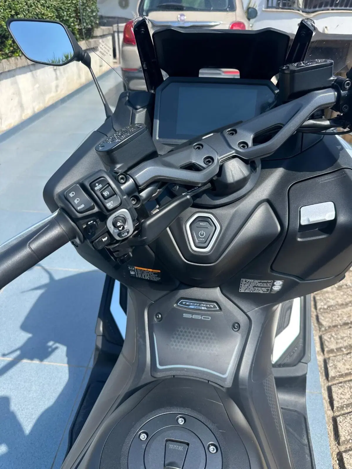 Yamaha T-Max 560 Tech Max (2025 - 26) (7)