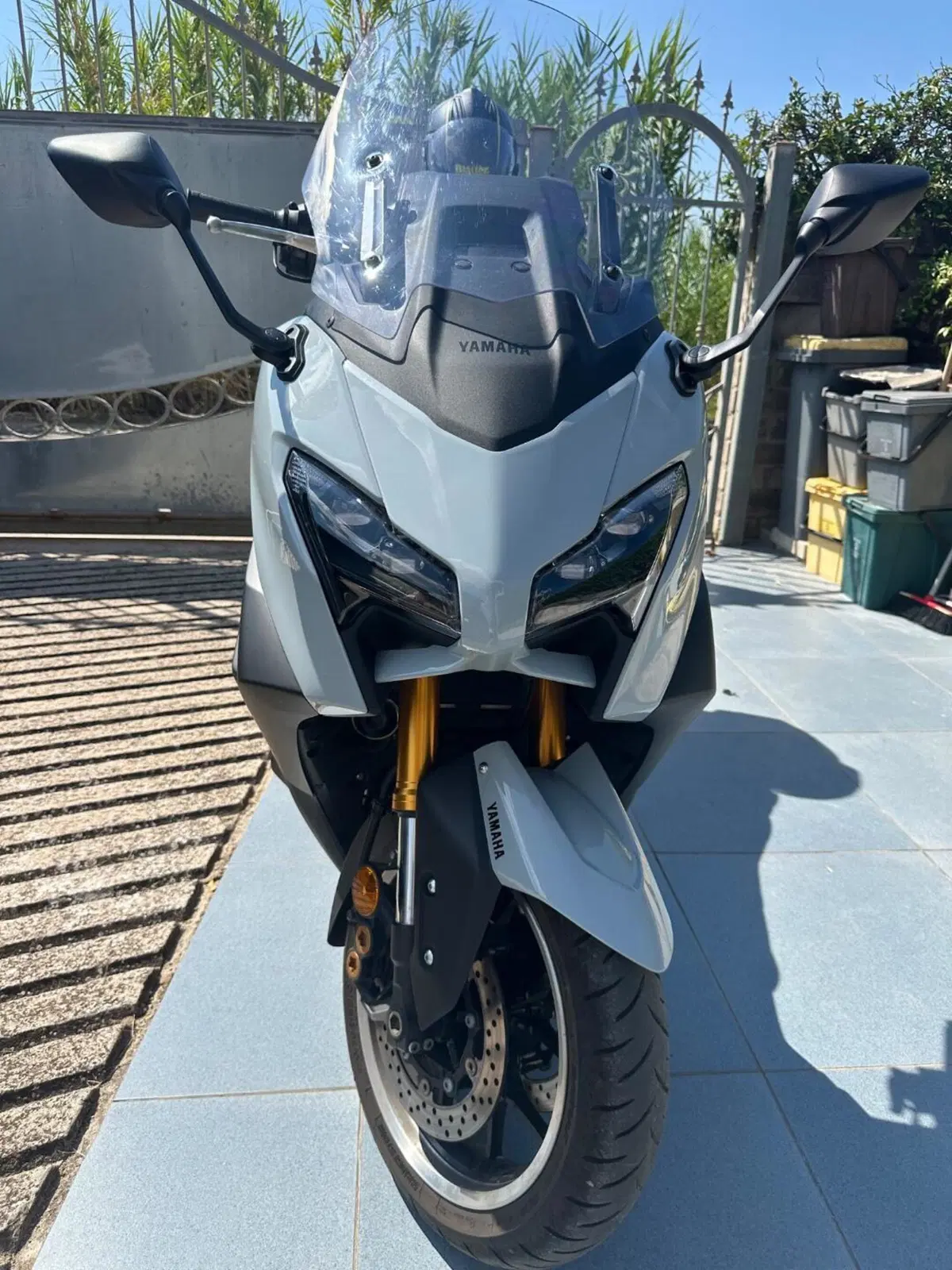 Yamaha T-Max 560 Tech Max (2025 - 26) (11)