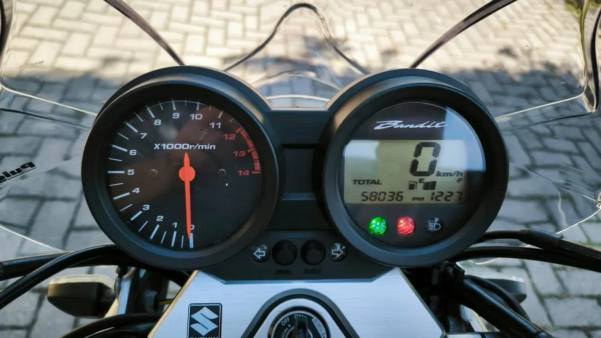 Suzuki GSF 650 Bandit (2005 - 06) (10)