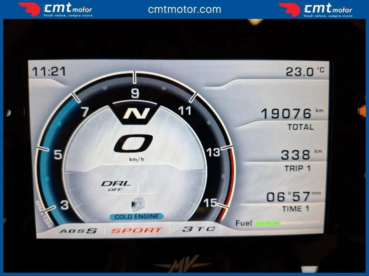MV Agusta Turismo Veloce 800 RC SCS (2021 - 22) (5)