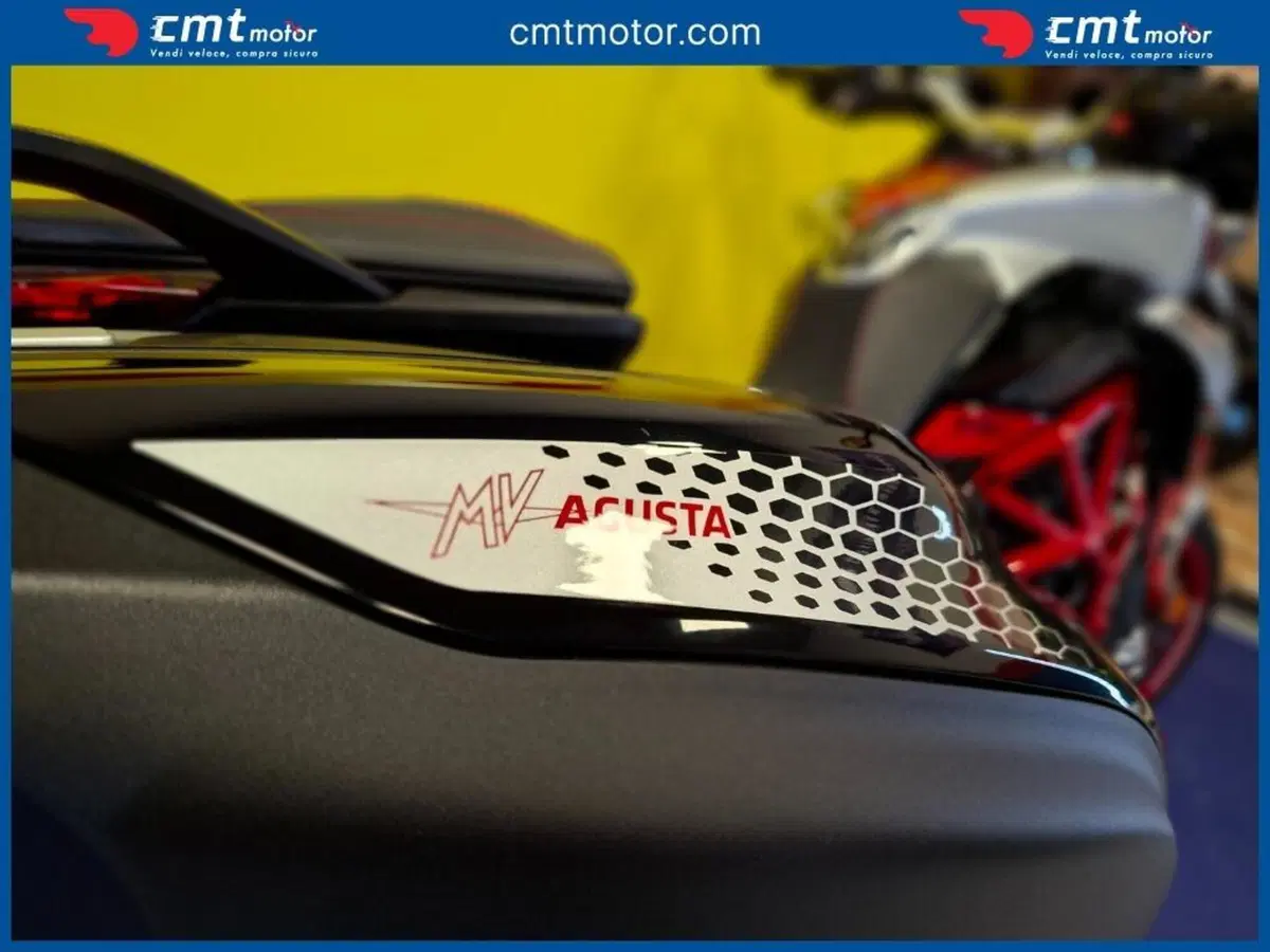 MV Agusta Turismo Veloce 800 RC SCS (2021 - 22) (9)