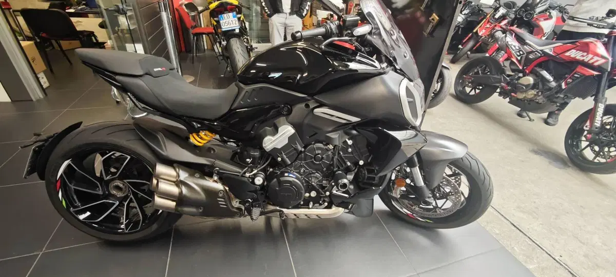 Ducati Diavel V4 (2023 - 26) (4)
