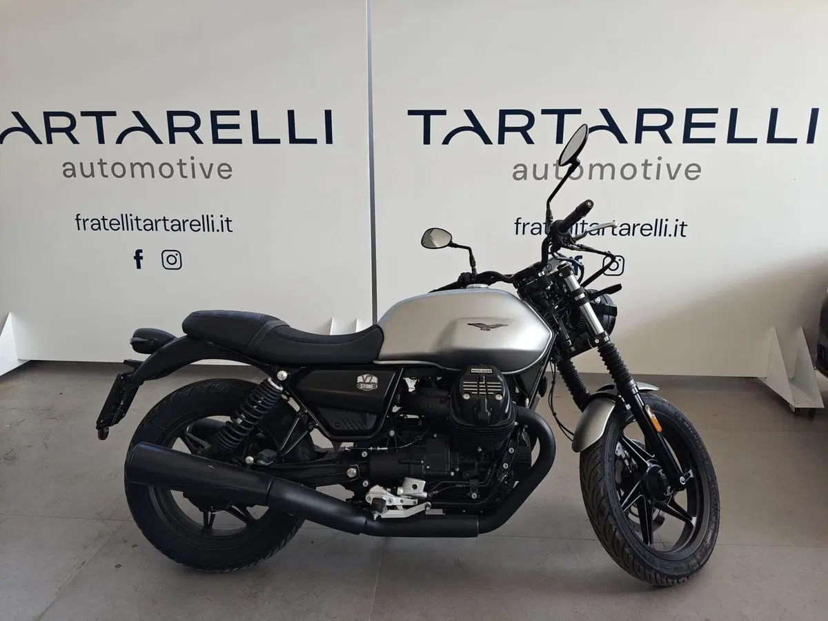 Moto Guzzi V7 Stone (2021 - 24)